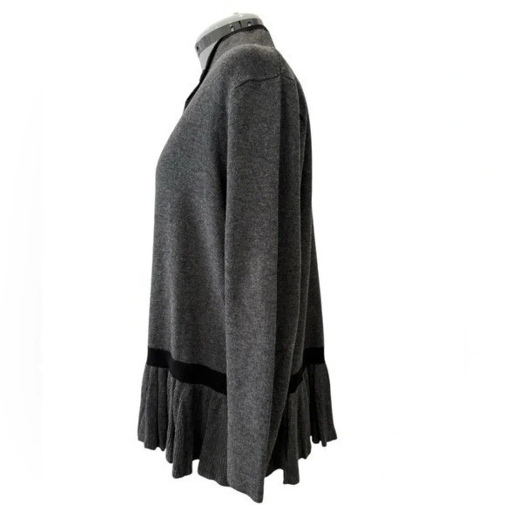 Cato Woman Gray Black Trim Pleated Peplum Open Front Cardigan Sweater 18/20W‎